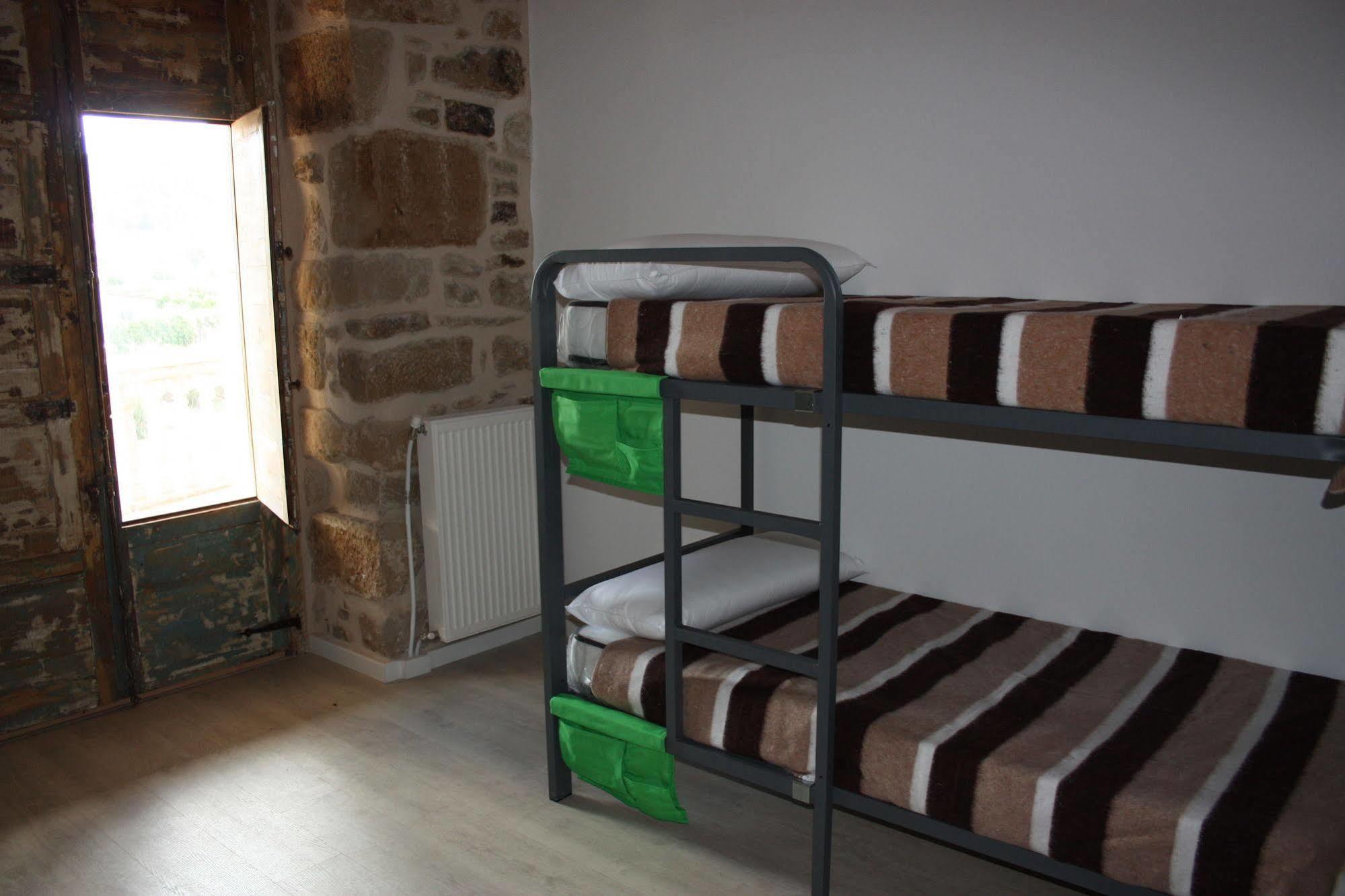 Albergue Valderrobres Auto Check-In Экстерьер фото