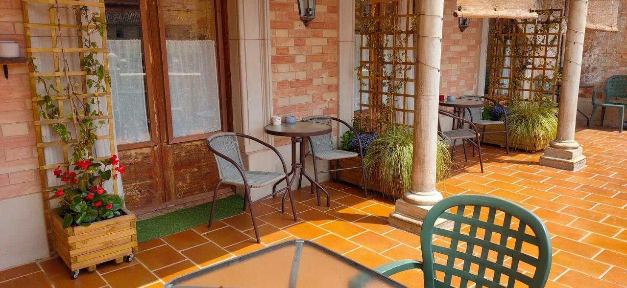 Albergue Valderrobres Auto Check-In Экстерьер фото